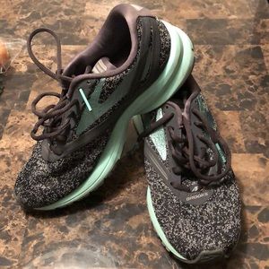 Brooks Launch 4 running sneakers